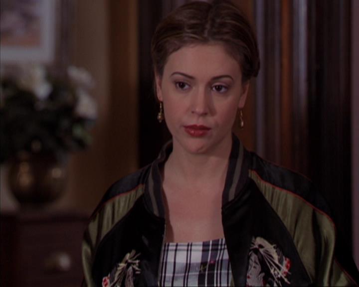 Charmed-Online-dot-319TheDemonWhoCameInFromTheCold1405.jpg