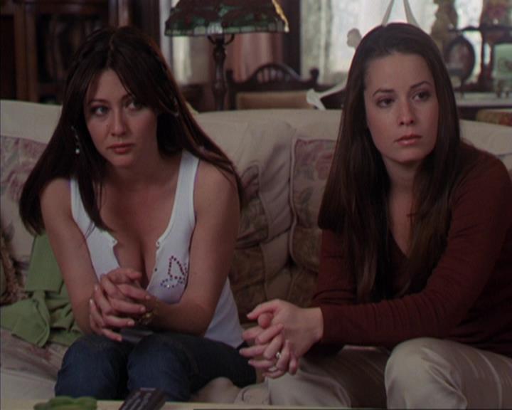 Charmed-Online-dot-319TheDemonWhoCameInFromTheCold1501.jpg