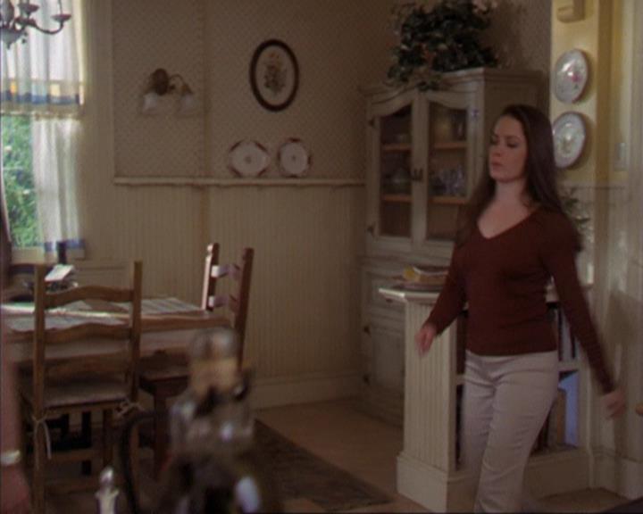 Charmed-Online-dot-319TheDemonWhoCameInFromTheCold1533.jpg