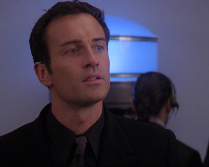 Charmed-Online-dot-319TheDemonWhoCameInFromTheCold1593.jpg