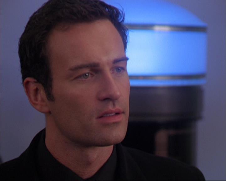 Charmed-Online-dot-319TheDemonWhoCameInFromTheCold1635.jpg