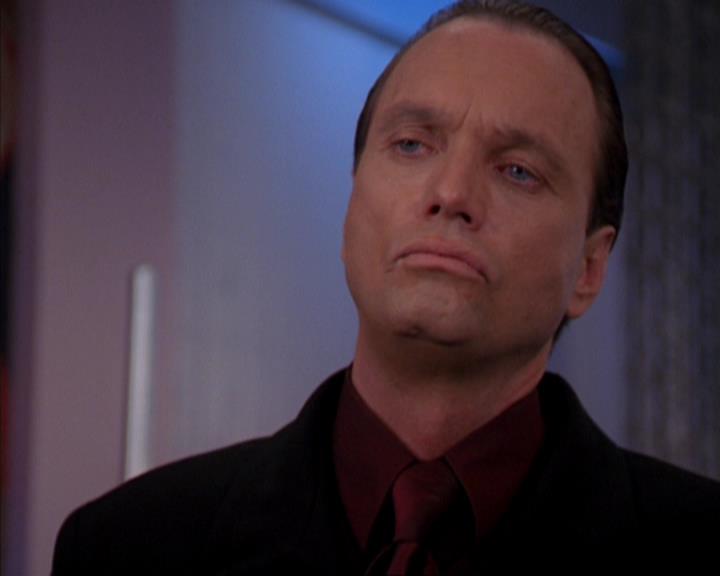 Charmed-Online-dot-319TheDemonWhoCameInFromTheCold1713.jpg