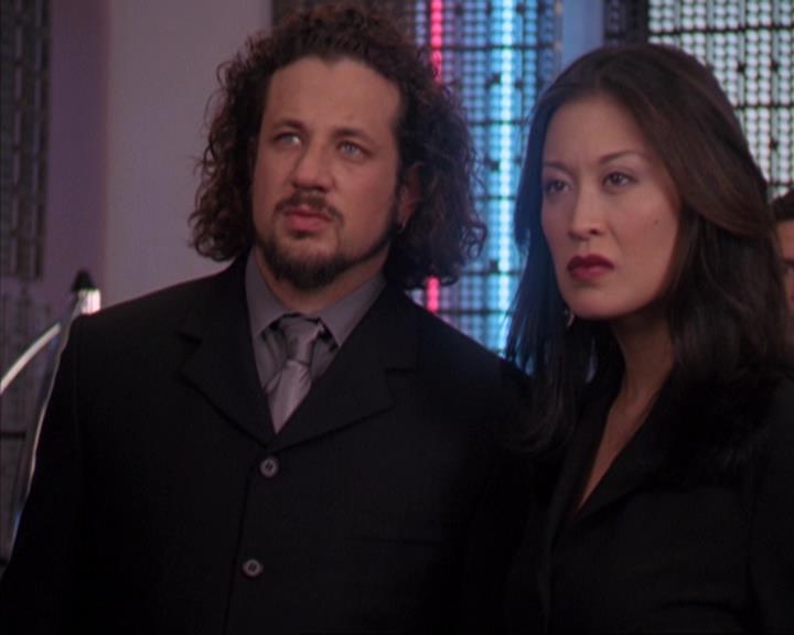 Charmed-Online-dot-319TheDemonWhoCameInFromTheCold1716.jpg