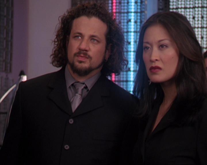 Charmed-Online-dot-319TheDemonWhoCameInFromTheCold1717.jpg
