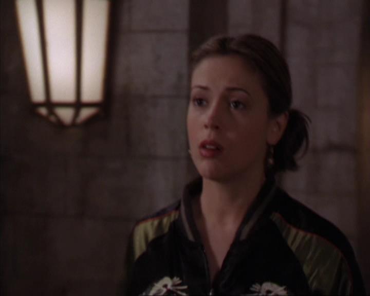 Charmed-Online-dot-319TheDemonWhoCameInFromTheCold1751.jpg