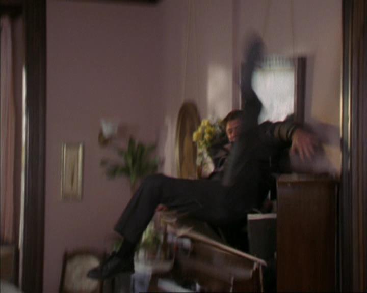 Charmed-Online-dot-319TheDemonWhoCameInFromTheCold1844.jpg