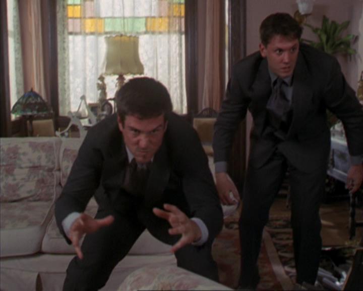 Charmed-Online-dot-319TheDemonWhoCameInFromTheCold1848.jpg