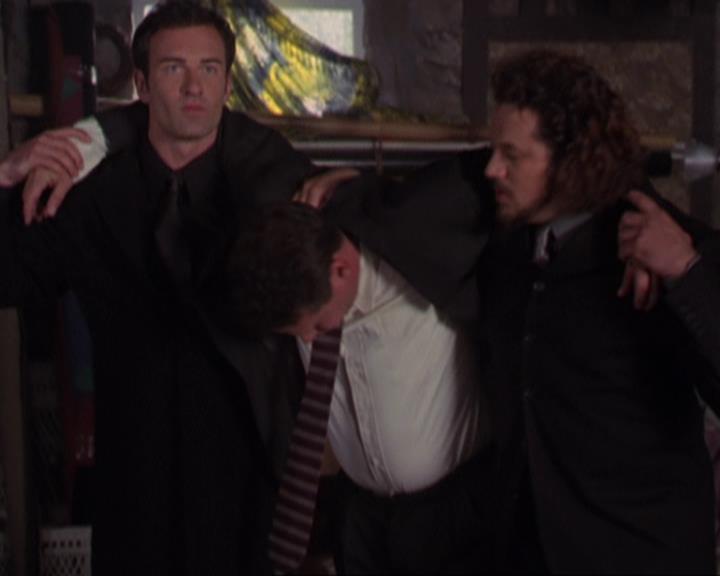 Charmed-Online-dot-319TheDemonWhoCameInFromTheCold1875.jpg
