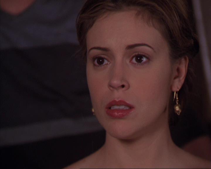 Charmed-Online-dot-319TheDemonWhoCameInFromTheCold1881.jpg