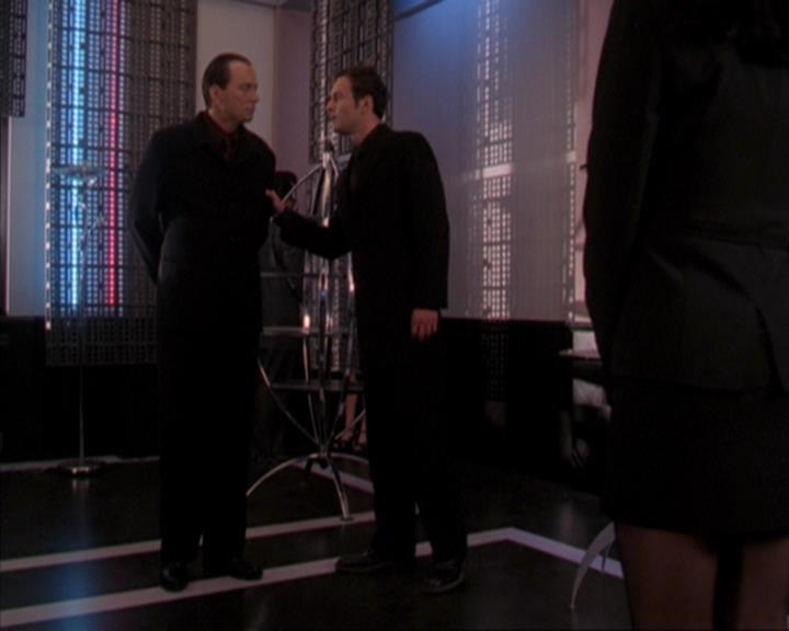 Charmed-Online-dot-319TheDemonWhoCameInFromTheCold2000.jpg
