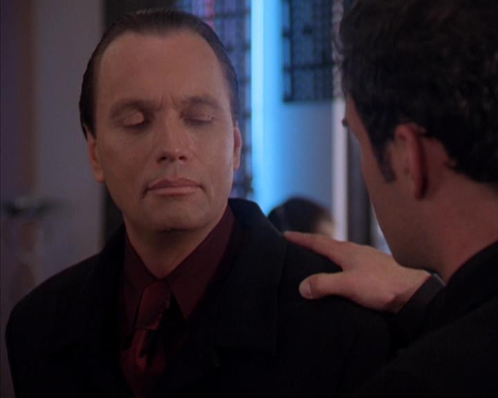 Charmed-Online-dot-319TheDemonWhoCameInFromTheCold2016.jpg