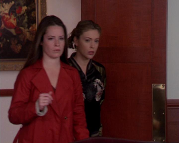 Charmed-Online-dot-319TheDemonWhoCameInFromTheCold2034.jpg