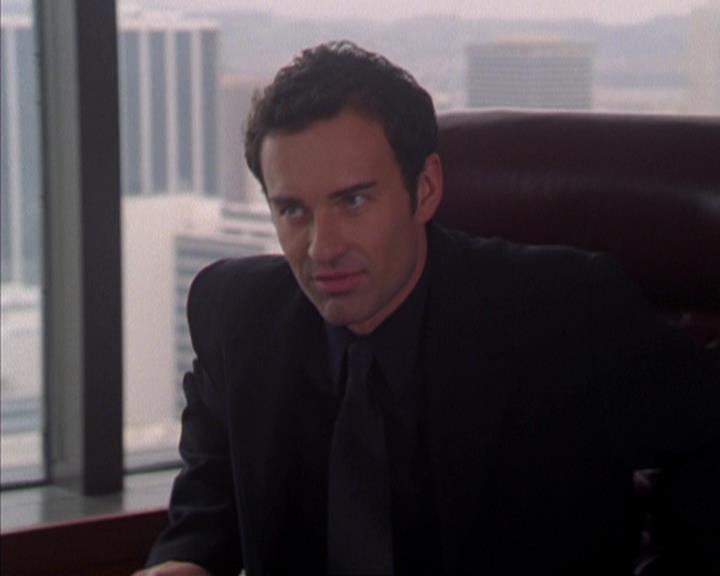 Charmed-Online-dot-319TheDemonWhoCameInFromTheCold2050.jpg