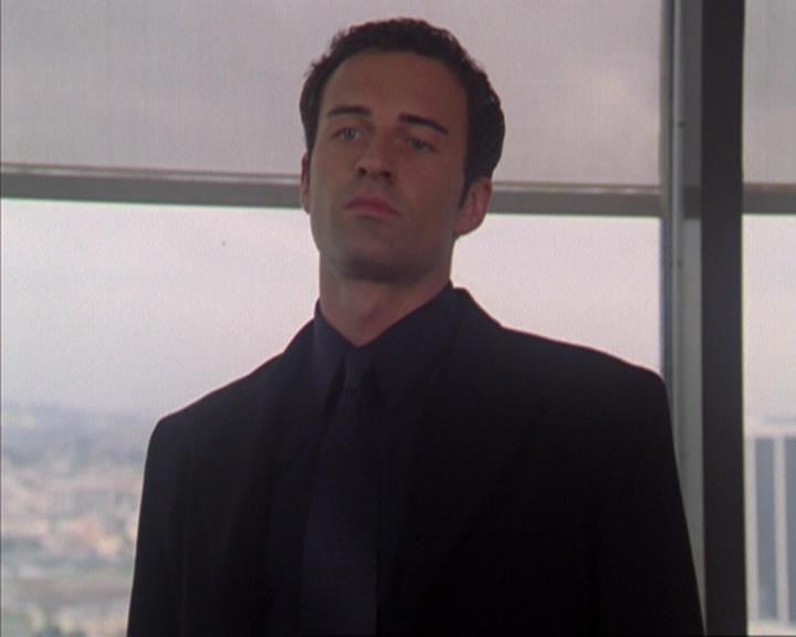 Charmed-Online-dot-319TheDemonWhoCameInFromTheCold2054.jpg