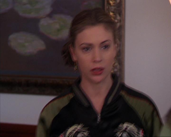 Charmed-Online-dot-319TheDemonWhoCameInFromTheCold2064.jpg
