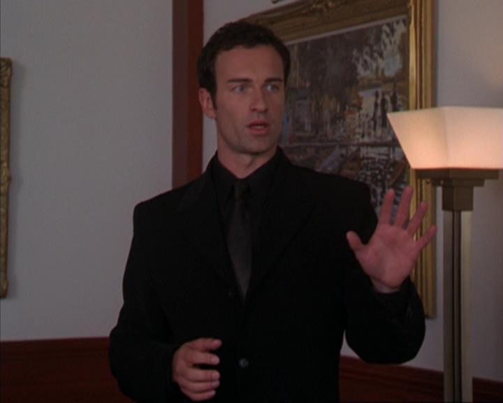 Charmed-Online-dot-319TheDemonWhoCameInFromTheCold2094.jpg