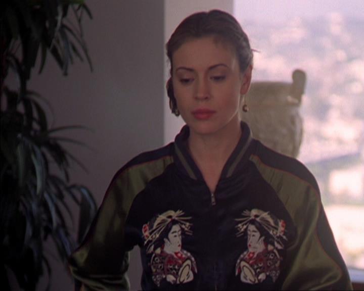 Charmed-Online-dot-319TheDemonWhoCameInFromTheCold2118.jpg