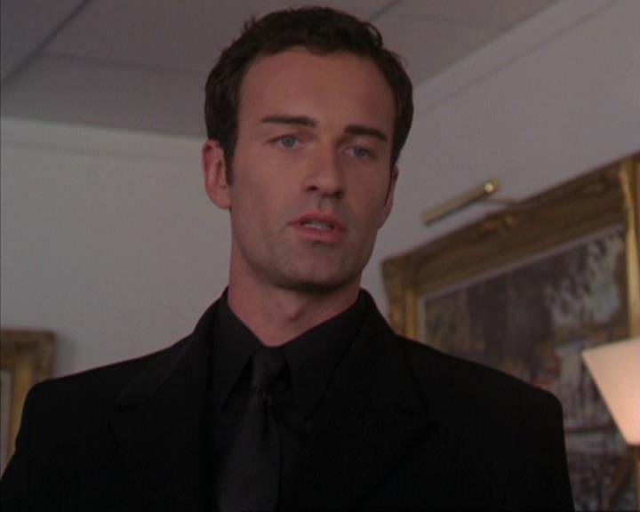 Charmed-Online-dot-319TheDemonWhoCameInFromTheCold2131.jpg
