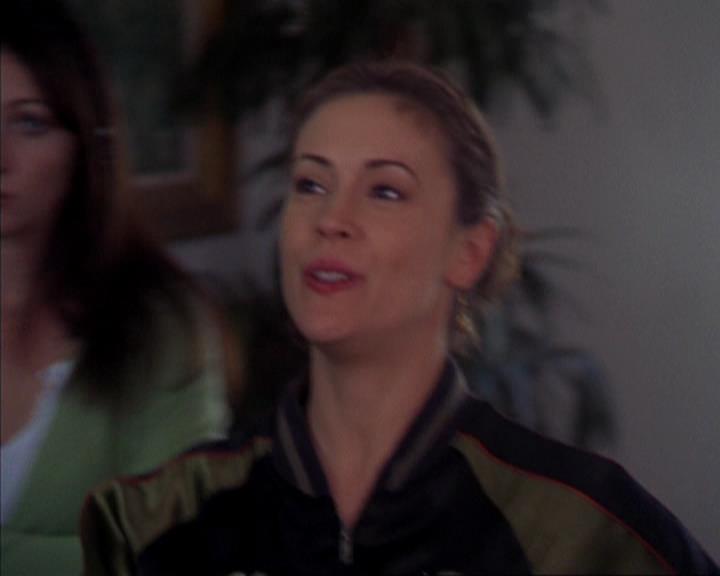 Charmed-Online-dot-319TheDemonWhoCameInFromTheCold2134.jpg