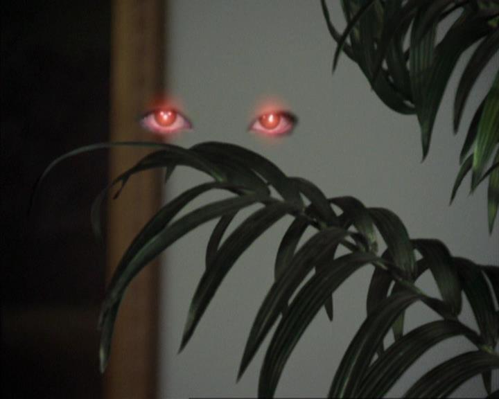 Charmed-Online-dot-319TheDemonWhoCameInFromTheCold2140.jpg