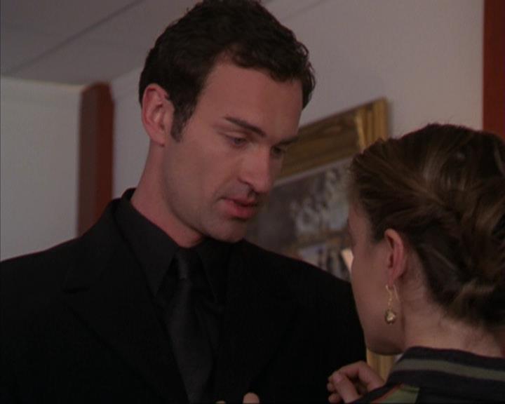 Charmed-Online-dot-319TheDemonWhoCameInFromTheCold2145.jpg