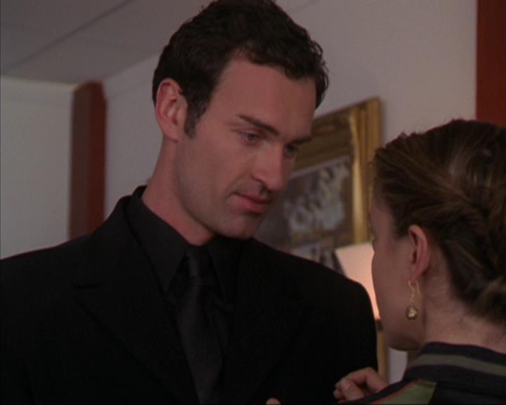 Charmed-Online-dot-319TheDemonWhoCameInFromTheCold2146.jpg