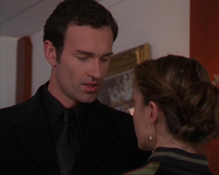 Charmed-Online-dot-319TheDemonWhoCameInFromTheCold2150.jpg