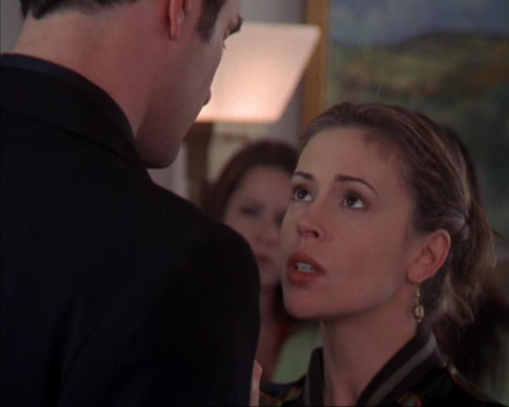 Charmed-Online-dot-319TheDemonWhoCameInFromTheCold2152.jpg
