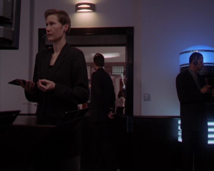 Charmed-Online-dot-319TheDemonWhoCameInFromTheCold2175.jpg