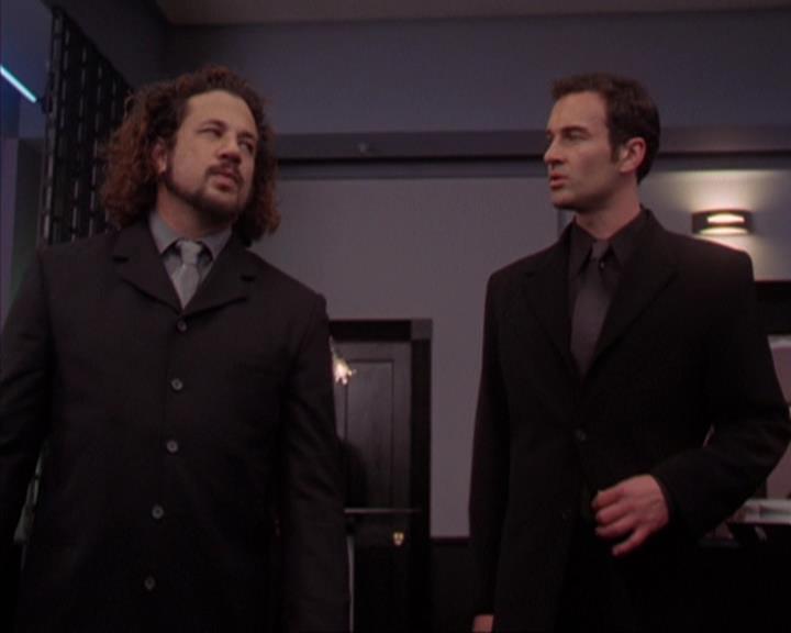 Charmed-Online-dot-319TheDemonWhoCameInFromTheCold2182.jpg