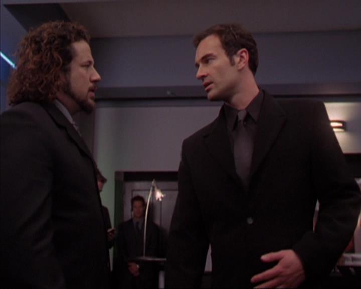 Charmed-Online-dot-319TheDemonWhoCameInFromTheCold2183.jpg