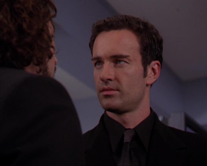 Charmed-Online-dot-319TheDemonWhoCameInFromTheCold2192.jpg
