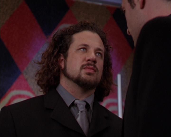 Charmed-Online-dot-319TheDemonWhoCameInFromTheCold2194.jpg