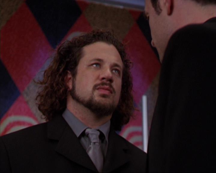Charmed-Online-dot-319TheDemonWhoCameInFromTheCold2196.jpg