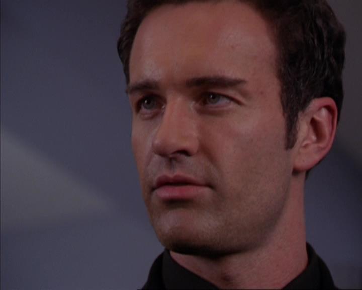 Charmed-Online-dot-319TheDemonWhoCameInFromTheCold2200.jpg