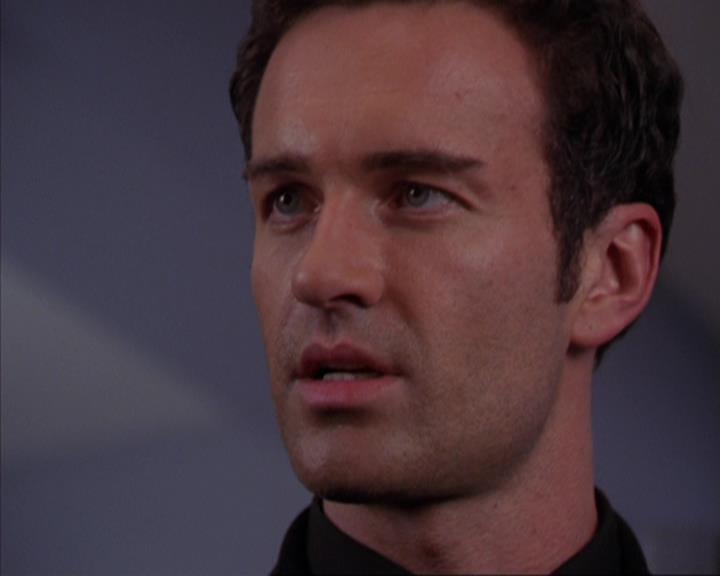 Charmed-Online-dot-319TheDemonWhoCameInFromTheCold2201.jpg
