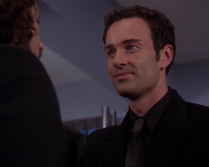 Charmed-Online-dot-319TheDemonWhoCameInFromTheCold2217.jpg