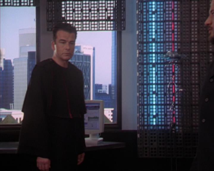 Charmed-Online-dot-319TheDemonWhoCameInFromTheCold2229.jpg
