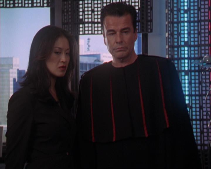Charmed-Online-dot-319TheDemonWhoCameInFromTheCold2236.jpg