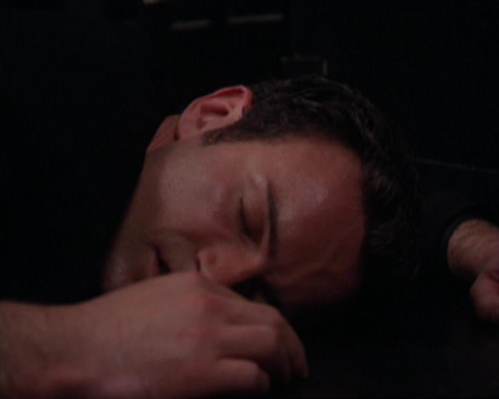 Charmed-Online-dot-319TheDemonWhoCameInFromTheCold2245.jpg
