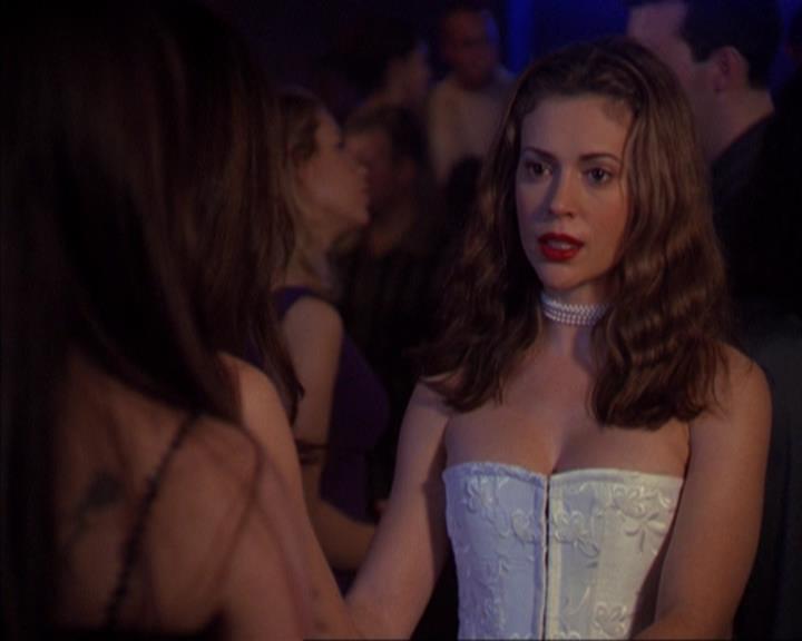 Charmed-Online-dot-319TheDemonWhoCameInFromTheCold2286.jpg