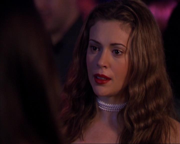 Charmed-Online-dot-319TheDemonWhoCameInFromTheCold2289.jpg