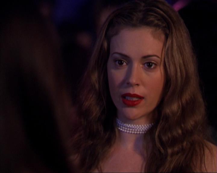 Charmed-Online-dot-319TheDemonWhoCameInFromTheCold2292.jpg
