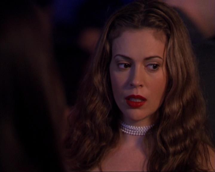 Charmed-Online-dot-319TheDemonWhoCameInFromTheCold2295.jpg