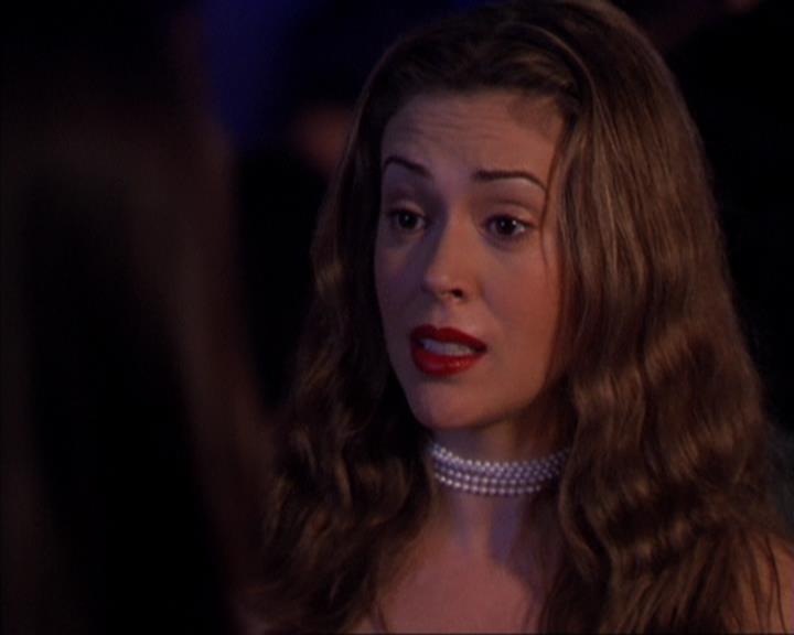 Charmed-Online-dot-319TheDemonWhoCameInFromTheCold2296.jpg