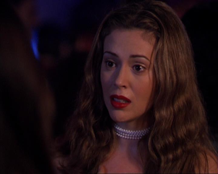 Charmed-Online-dot-319TheDemonWhoCameInFromTheCold2304.jpg