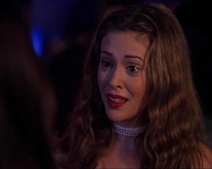 Charmed-Online-dot-319TheDemonWhoCameInFromTheCold2307.jpg