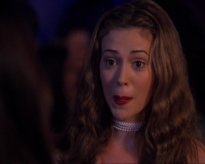 Charmed-Online-dot-319TheDemonWhoCameInFromTheCold2309.jpg