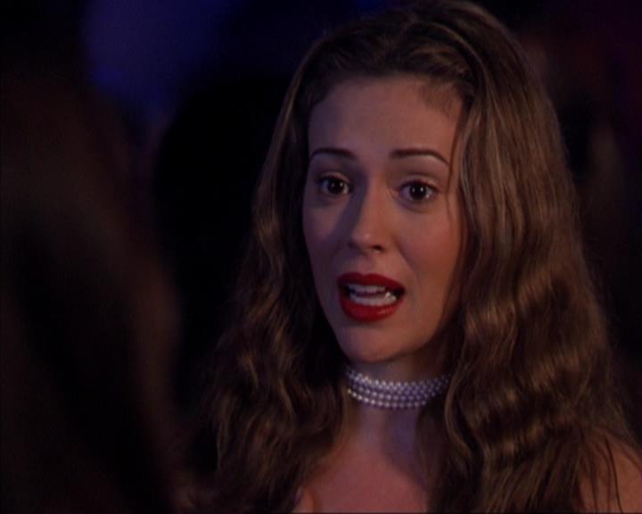 Charmed-Online-dot-319TheDemonWhoCameInFromTheCold2311.jpg