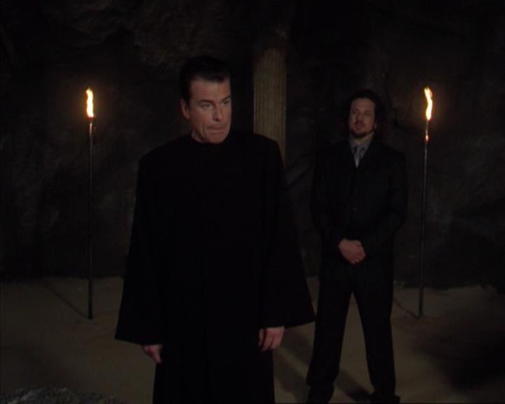 Charmed-Online-dot-320ExitStrategy0433.jpg
